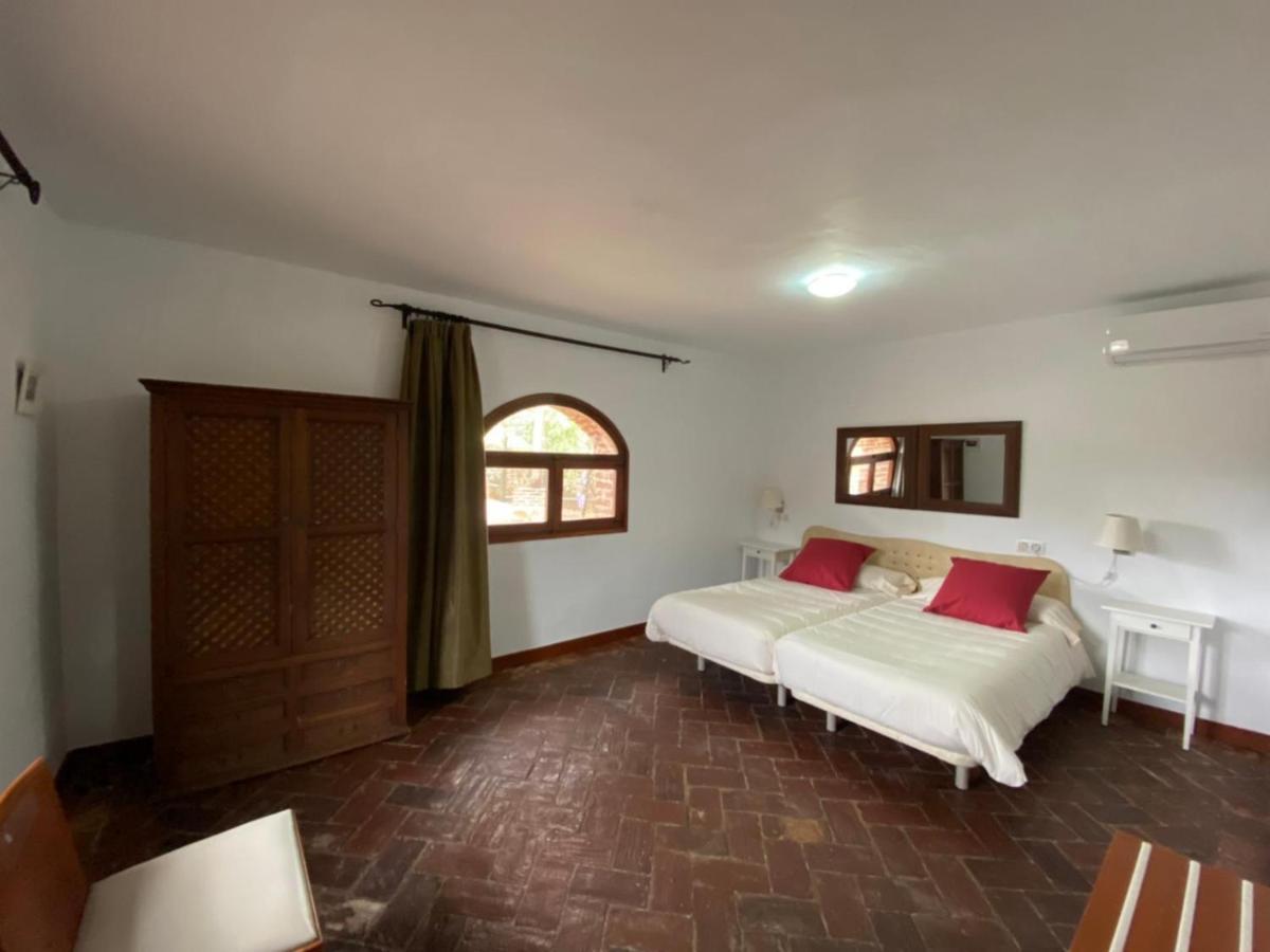 Casas Rurales Monasterio De Rocamador Almendral Exterior foto